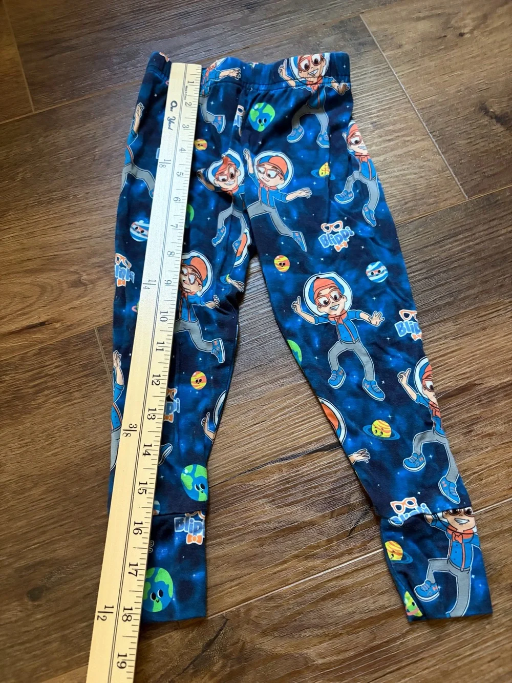 Bums & Roses x Blippi
